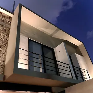 https://las-palmas-studios.quintano-roohotels.com
