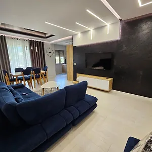 Tower Bridge Apartament Tirana