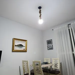 Center 2 Apartment